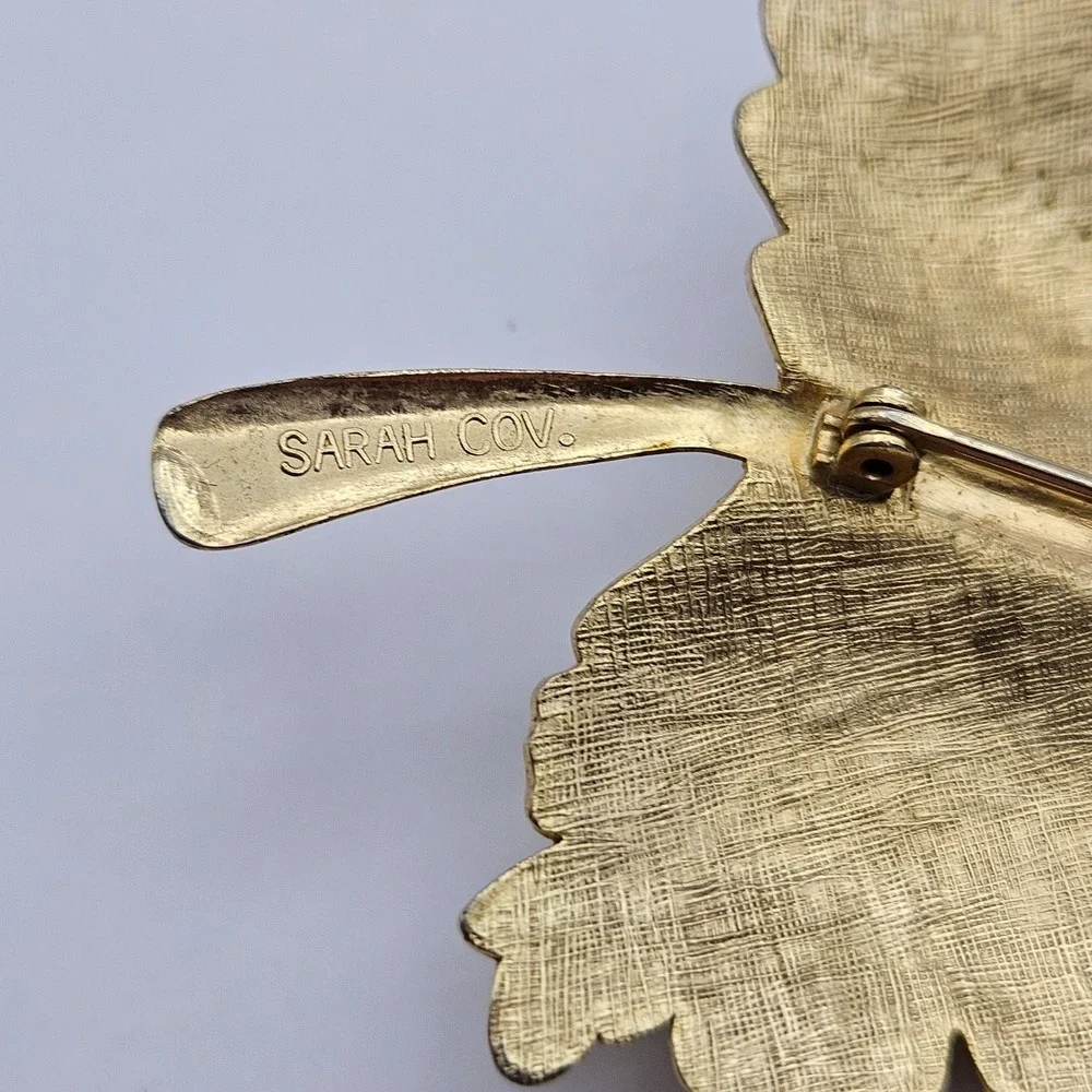 Sarah Coventry Vintage Gold Tone Maple Leaf Brooch with Faux Pearl Accent Pin